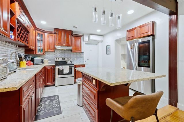 7096 54TH AVENUE N, St Petersburg, FL 33709