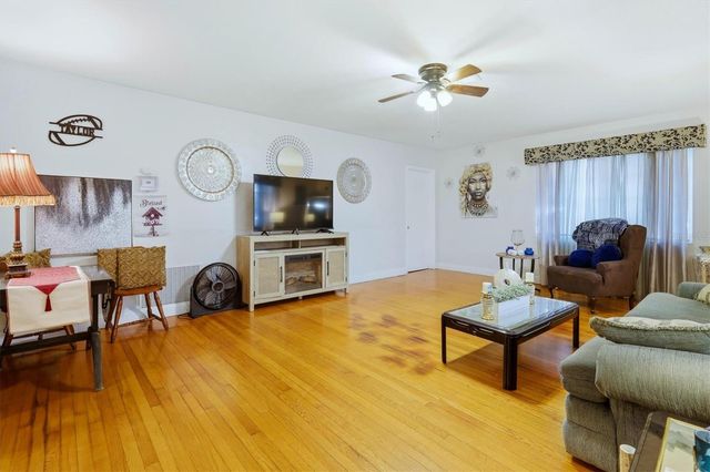 7096 54TH AVENUE N, St Petersburg, FL 33709