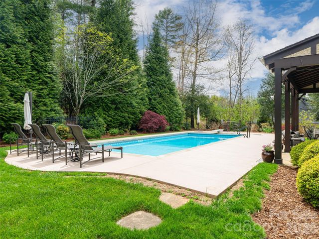 36 Ramble Way, Asheville, NC 28803