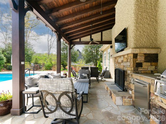 36 Ramble Way, Asheville, NC 28803