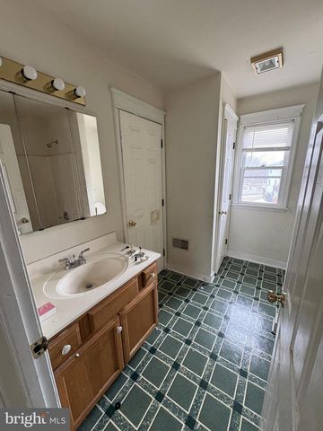 636 KNIGHTSBRIDGE DR, Hagerstown, MD 21740