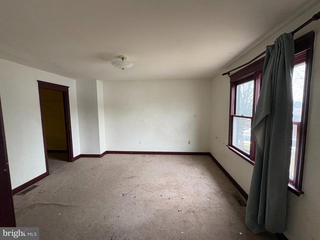 636 KNIGHTSBRIDGE DR, Hagerstown, MD 21740