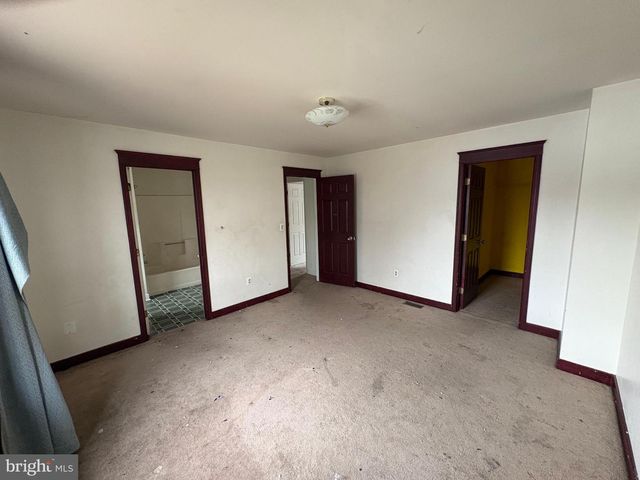 636 KNIGHTSBRIDGE DR, Hagerstown, MD 21740