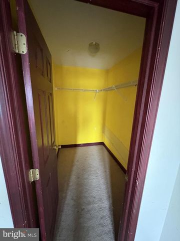 636 KNIGHTSBRIDGE DR, Hagerstown, MD 21740