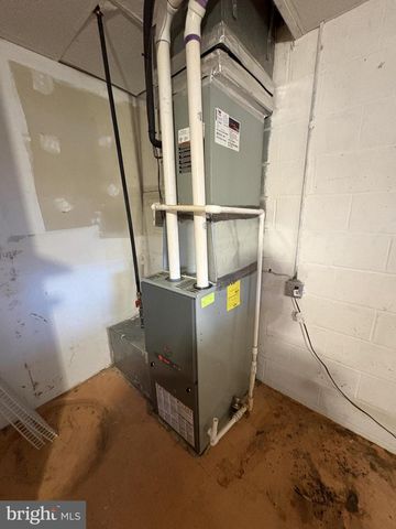 636 KNIGHTSBRIDGE DR, Hagerstown, MD 21740