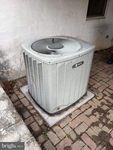 636 KNIGHTSBRIDGE DR, Hagerstown, MD 21740