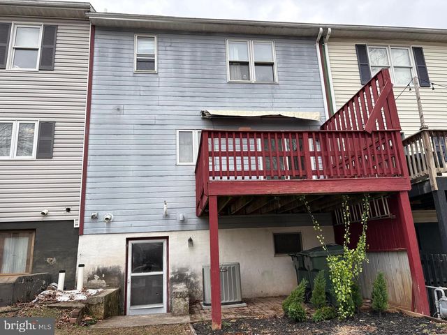 636 KNIGHTSBRIDGE DR, Hagerstown, MD 21740