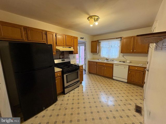 636 KNIGHTSBRIDGE DR, Hagerstown, MD 21740