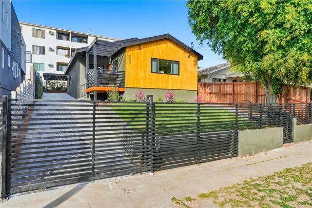 4523 Lexington Avenue, Los Angeles, CA 90029