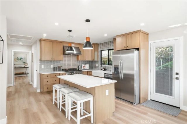 4523 Lexington Avenue, Los Angeles, CA 90029