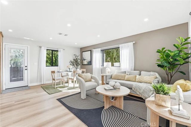 4523 Lexington Avenue, Los Angeles, CA 90029