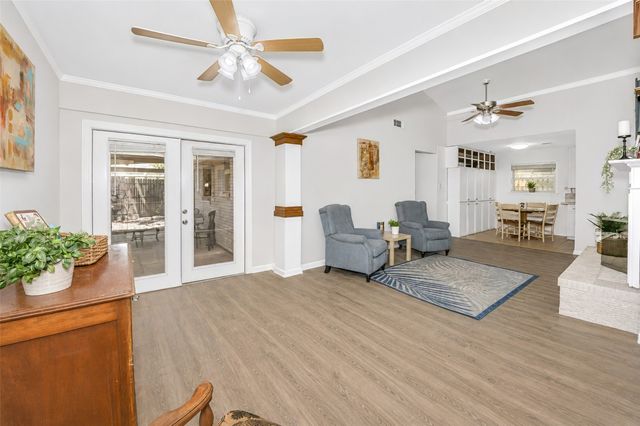 133 Oakhurst Drive, Bedford, TX 76022