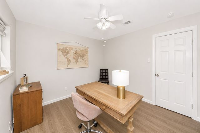 133 Oakhurst Drive, Bedford, TX 76022