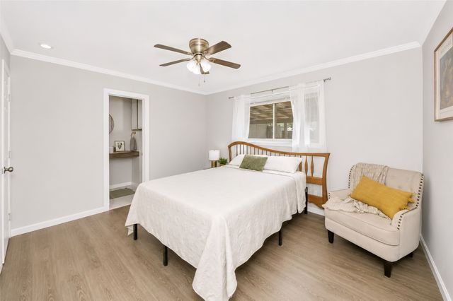 133 Oakhurst Drive, Bedford, TX 76022