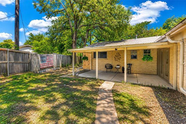 133 Oakhurst Drive, Bedford, TX 76022