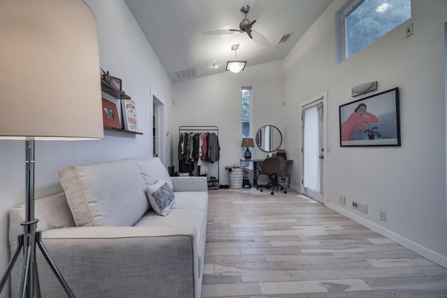 2928 E 13th ST B, Austin, TX 78702