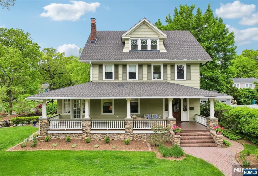308 Woodside Avenue, Ridgewood, NJ 07450