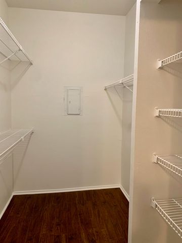 2025 Augusta Drive 203, Houston, TX 77057