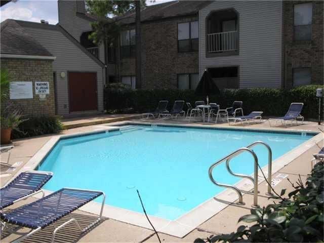 2025 Augusta Drive 203, Houston, TX 77057