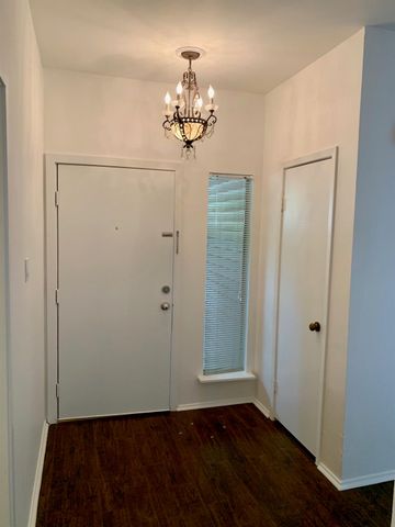2025 Augusta Drive 203, Houston, TX 77057