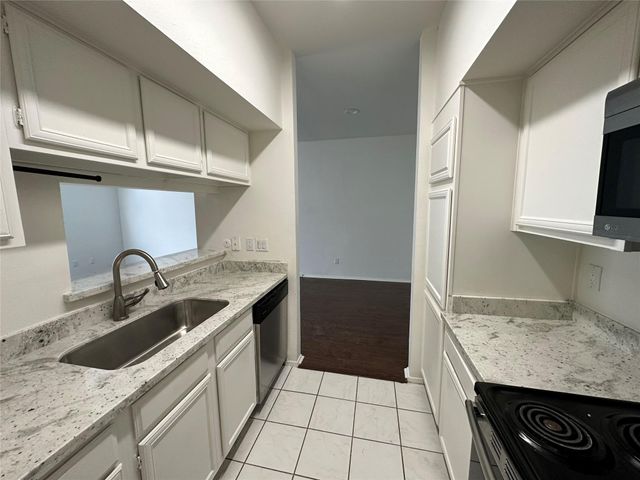 2025 Augusta Drive 203, Houston, TX 77057