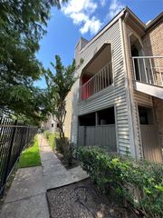 2025 Augusta Drive 203, Houston, TX 77057