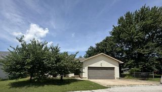 2201 South 18th Avenue, Ozark, MO 65721
