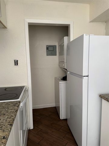 10603 S Wilcrest Drive 23, Houston, TX 77099