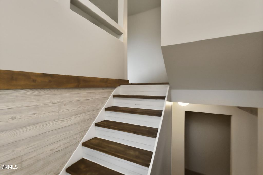 5005 Highland Road NW, Mandan, ND 58554 photo 4