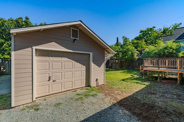 115 E Jackson Street, Ione, CA 95640