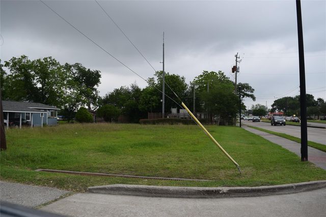 2543 S Texas Avenue, Pearland, TX 77003