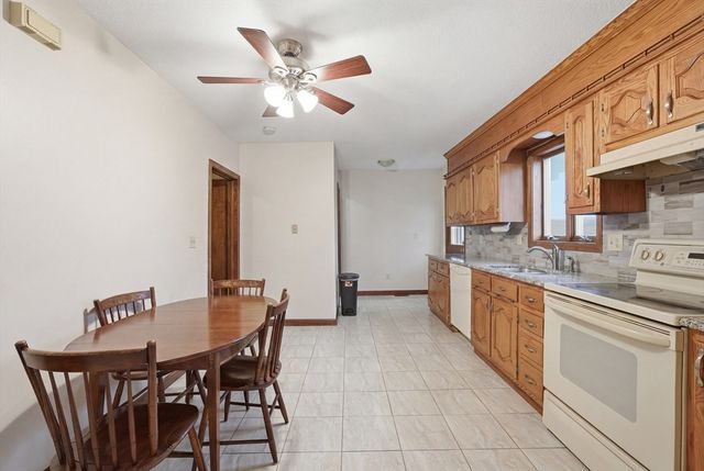 38 Prospect St, Ludlow, MA 01056