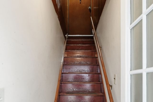 38 Prospect St, Ludlow, MA 01056