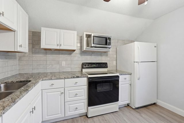 38 Prospect St, Ludlow, MA 01056