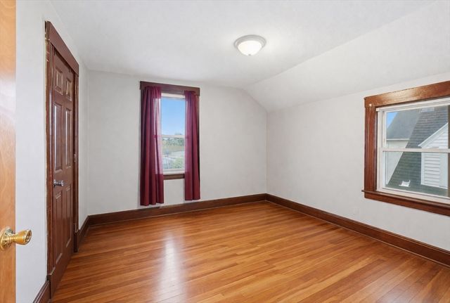 38 Prospect St, Ludlow, MA 01056
