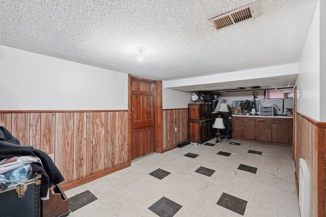 38 Prospect St, Ludlow, MA 01056