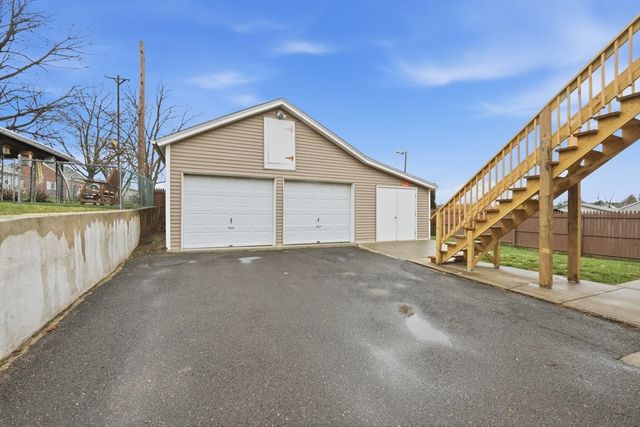 38 Prospect St, Ludlow, MA 01056