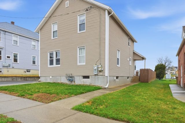 38 Prospect St, Ludlow, MA 01056