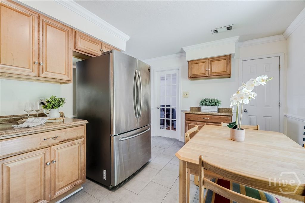 Image 11 of property listing at 1642 Eleanor Street, Savannah, GA 31415