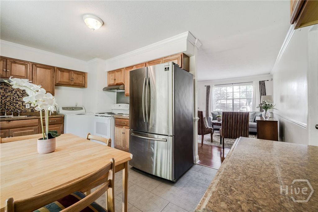 Image 12 of property listing at 1642 Eleanor Street, Savannah, GA 31415