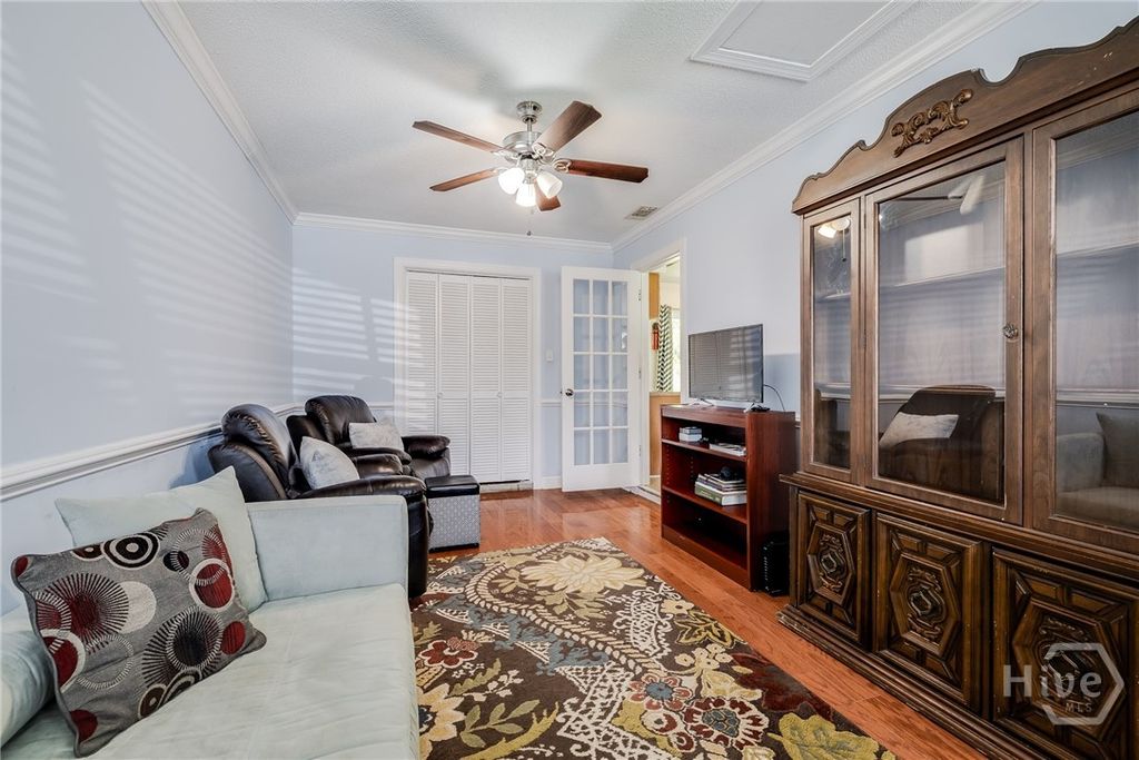 Image 17 of property listing at 1642 Eleanor Street, Savannah, GA 31415