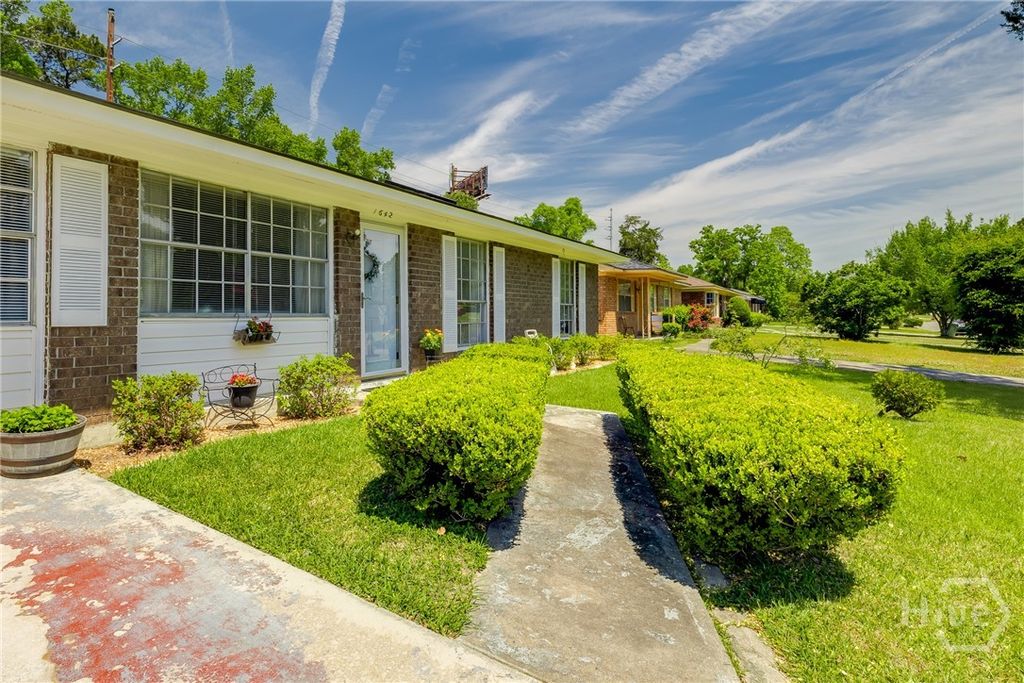 Image 2 of property listing at 1642 Eleanor Street, Savannah, GA 31415