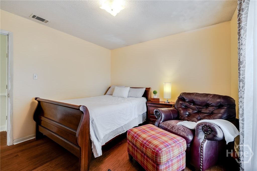 Image 27 of property listing at 1642 Eleanor Street, Savannah, GA 31415