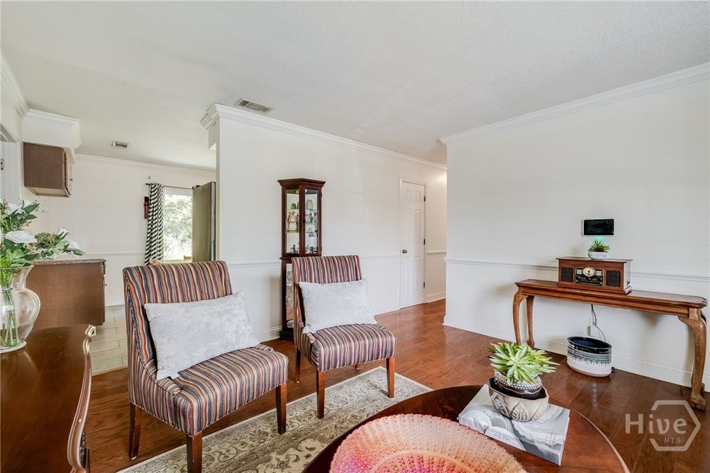 Image 9 of property listing at 1642 Eleanor Street, Savannah, GA 31415