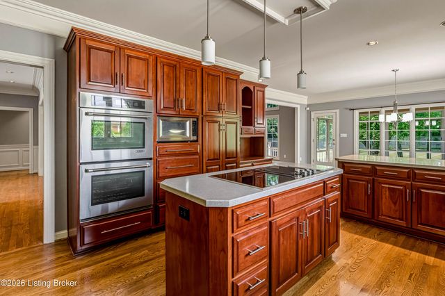 6813 Windham Pkwy, Prospect, KY 40059