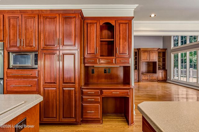 6813 Windham Pkwy, Prospect, KY 40059
