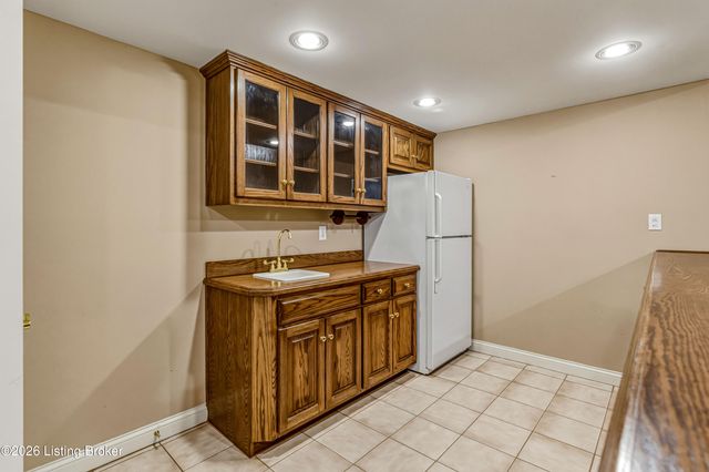 6813 Windham Pkwy, Prospect, KY 40059