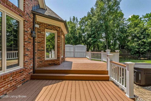 6813 Windham Pkwy, Prospect, KY 40059