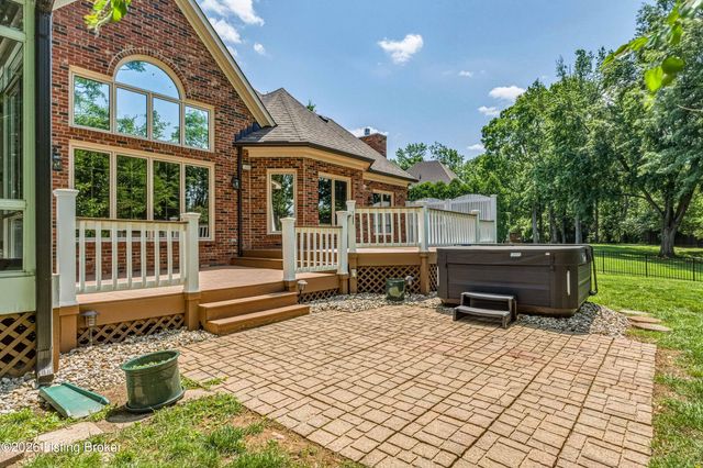6813 Windham Pkwy, Prospect, KY 40059