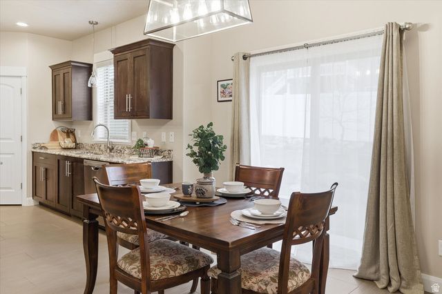 522 N 800 E, Hyde Park, UT 84318